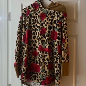 *Unicorn Amber** cheetah print with roses M